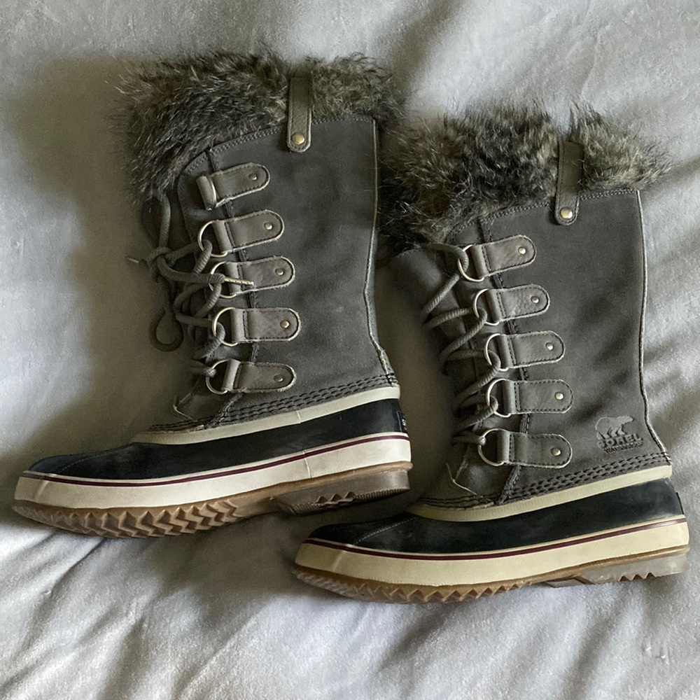 SOREL GREY + BLACK JOAN OF ARCTIC SUEDE SNOW BOOTS WOMEN'S SIZE 10